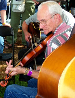 Bluegrass session in the Appalachians  (c) John Cutliffe 2003